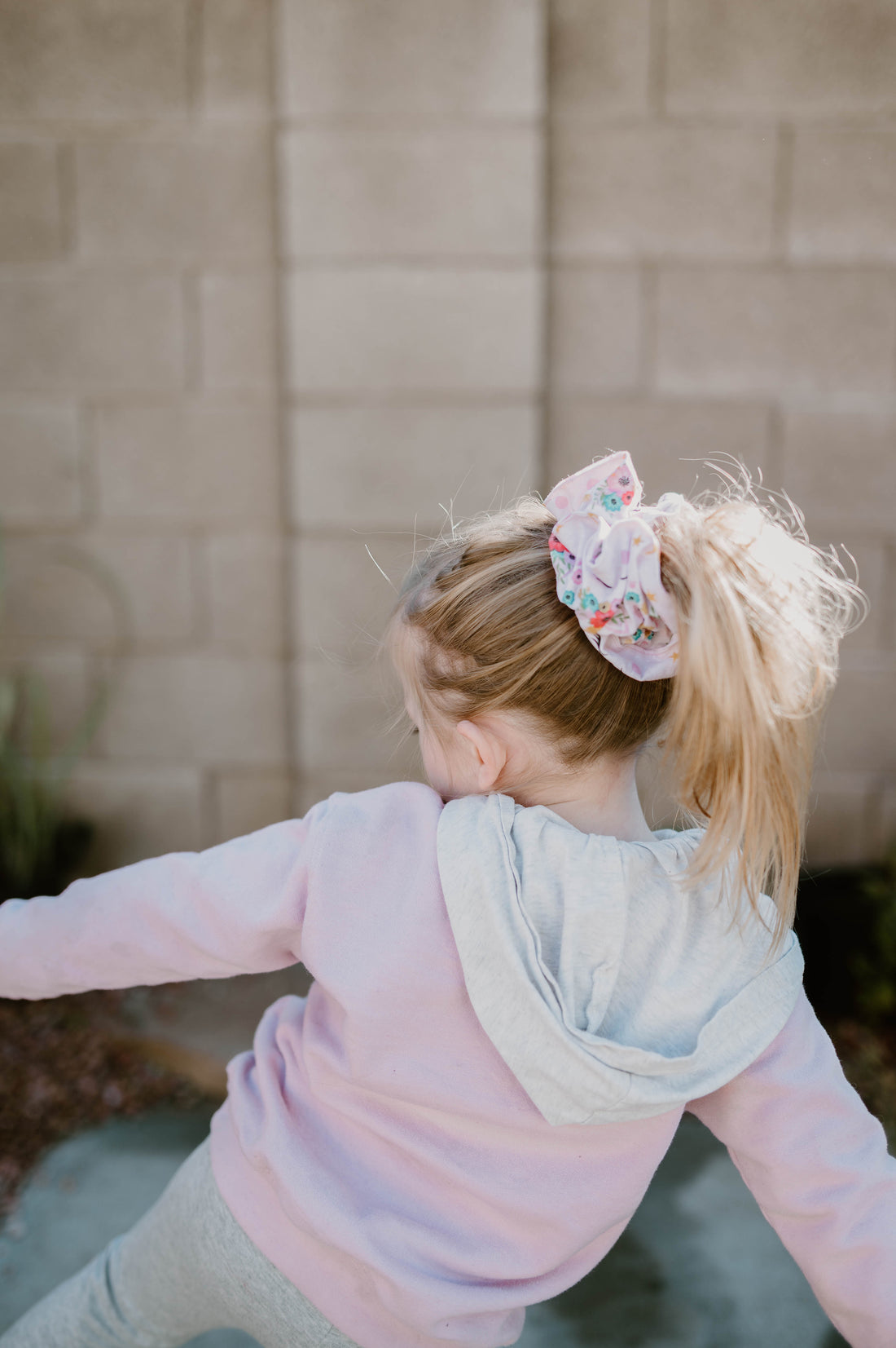 "The Comeback of The 90's Hair Accessory"