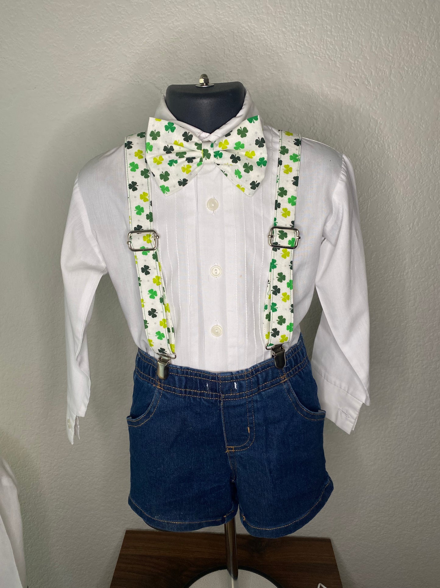 St. Patrick’s Day shamrock clover bow tie and suspenders custom adjustable Velcro birthday outfit photo prop bowtie Wedding special occasi