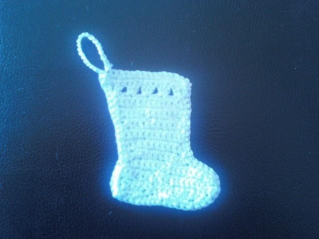 Christmas tree ornaments snowflakes hand made crochet best seller Christmas gift winter best selling family heirloom