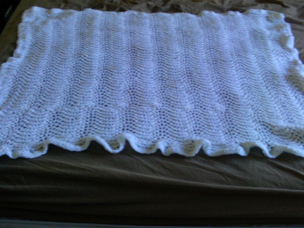 Feather and Fan baby blanket - Christening / Baptism